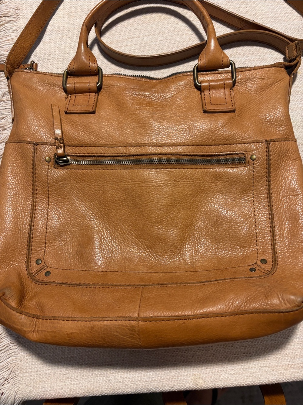 American Leather Co.Classic Tan Leather Crossbody Tote Bag with Front Zip Pocket - Picture 2 of 14